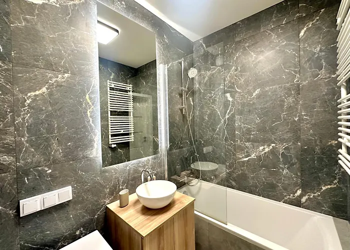 アパート Aura 40 Q4apartments *